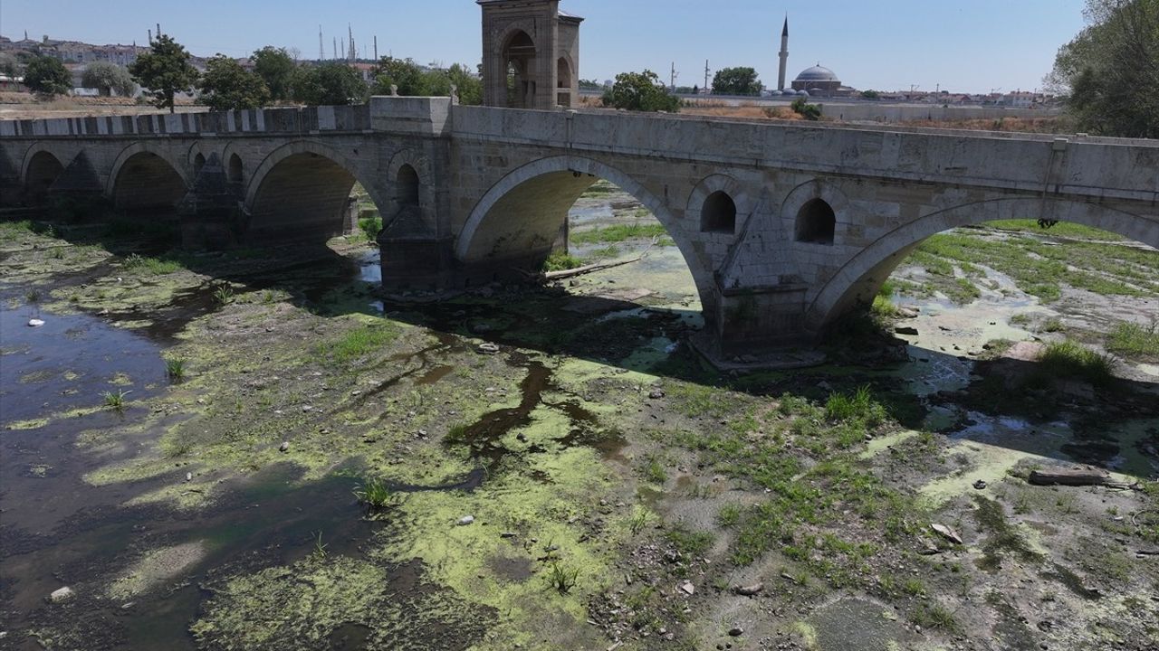 Tunca Nehri'nde Kuraklık Nedeniyle Su Akışı Tehlikeye Girdi