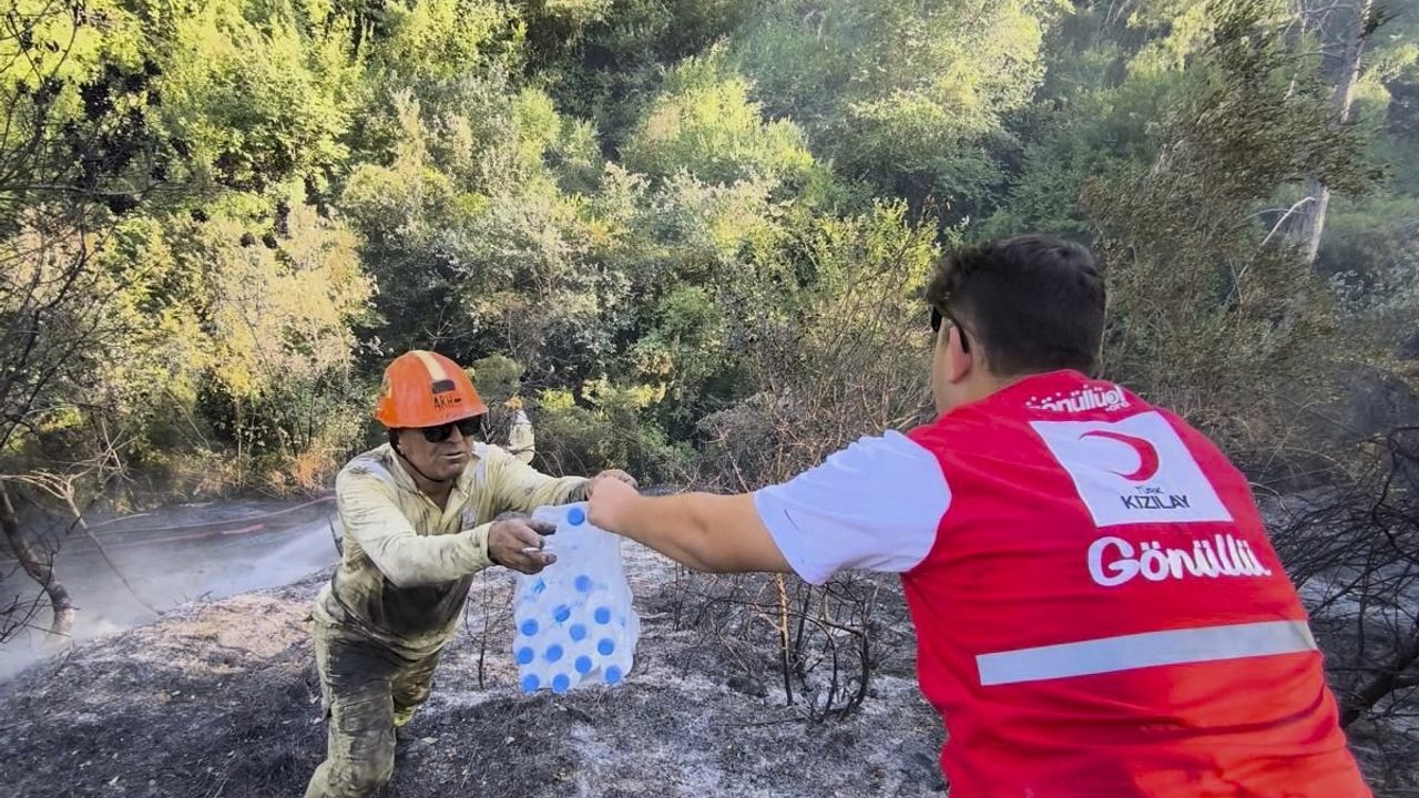 Türk Kızılay Orman Yangınlarından Etkilenenlere 288 Bin Kişilik Kumanya Desteği Sağladı