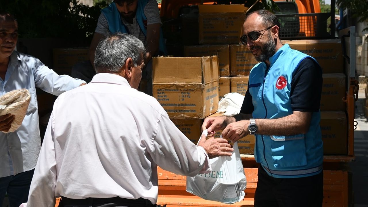 Türkiye Diyanet Vakfı, Suriye'deki 2 bin 850 aileye yardım ulaştırdı