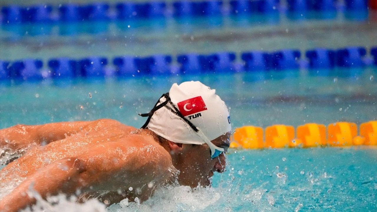 Türkiye Erkekler Yüzme 4x100 Metre Karışık Bayrak Takımı, EYOF 2025'te Altın Madalya Kazandı