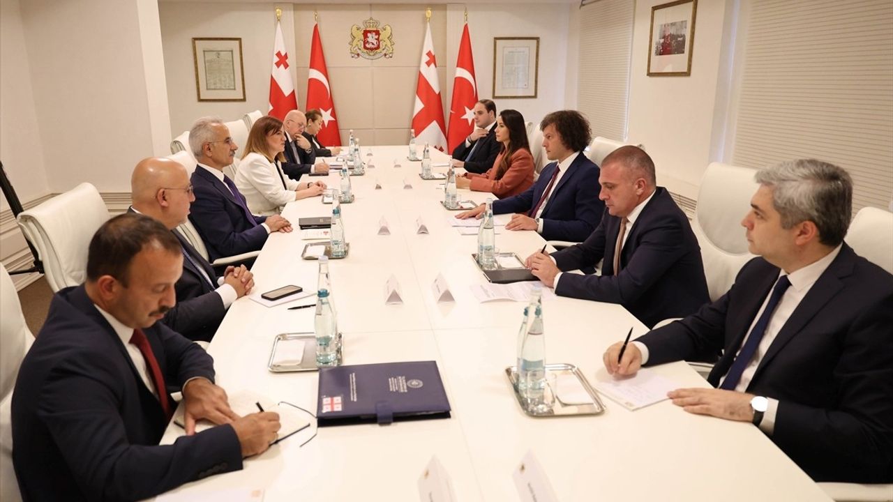 Türkiye-Gürcistan Hükümetlerarası Karma Ekonomik Komisyonu 6. Dönem Toplantısı Tiflis'te Gerçekleştirildi