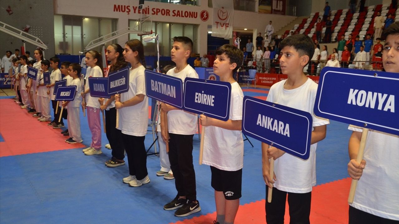 Türkiye Karate Premier Ligi'nin Dördüncü Ayağı Muş'ta Başladı