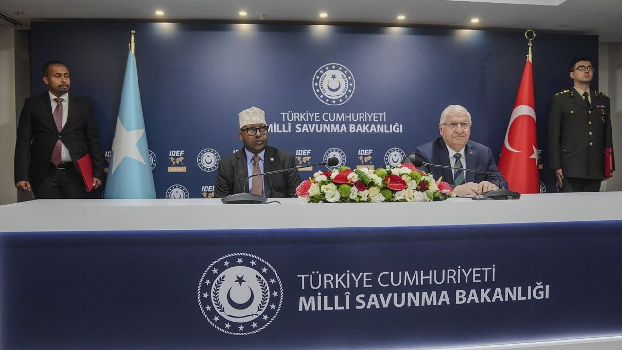 Türkiye ve Somali Arasında Nakdi Yardım Protokolü İmzalandı