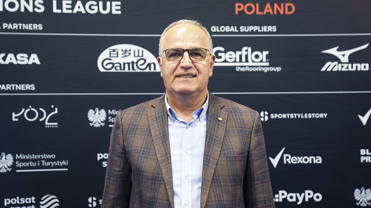 TVF Başkanı Üstündağ, A Milli Kadın Voleybol Takımı'nın Japonya ile Oynayacağı Çeyrek Final için Umutlu