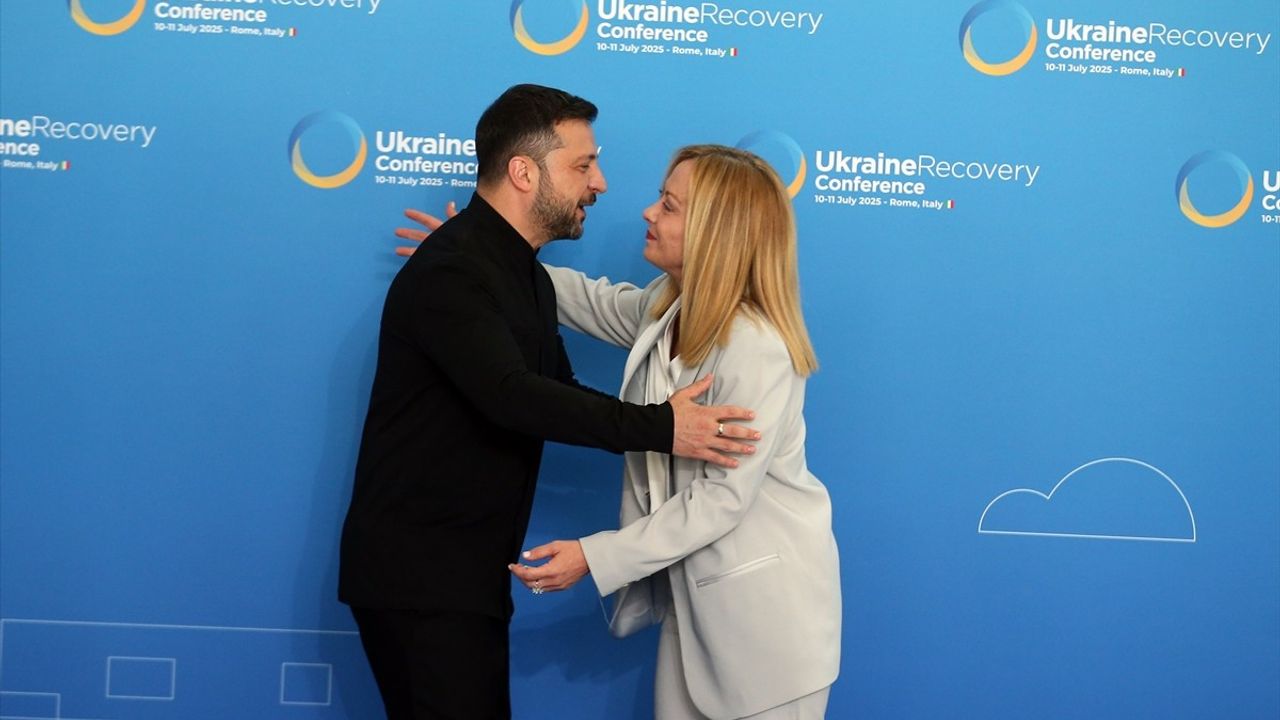 Ukrayna'nın Yeniden İnşası Konferansı Roma'da Başladı