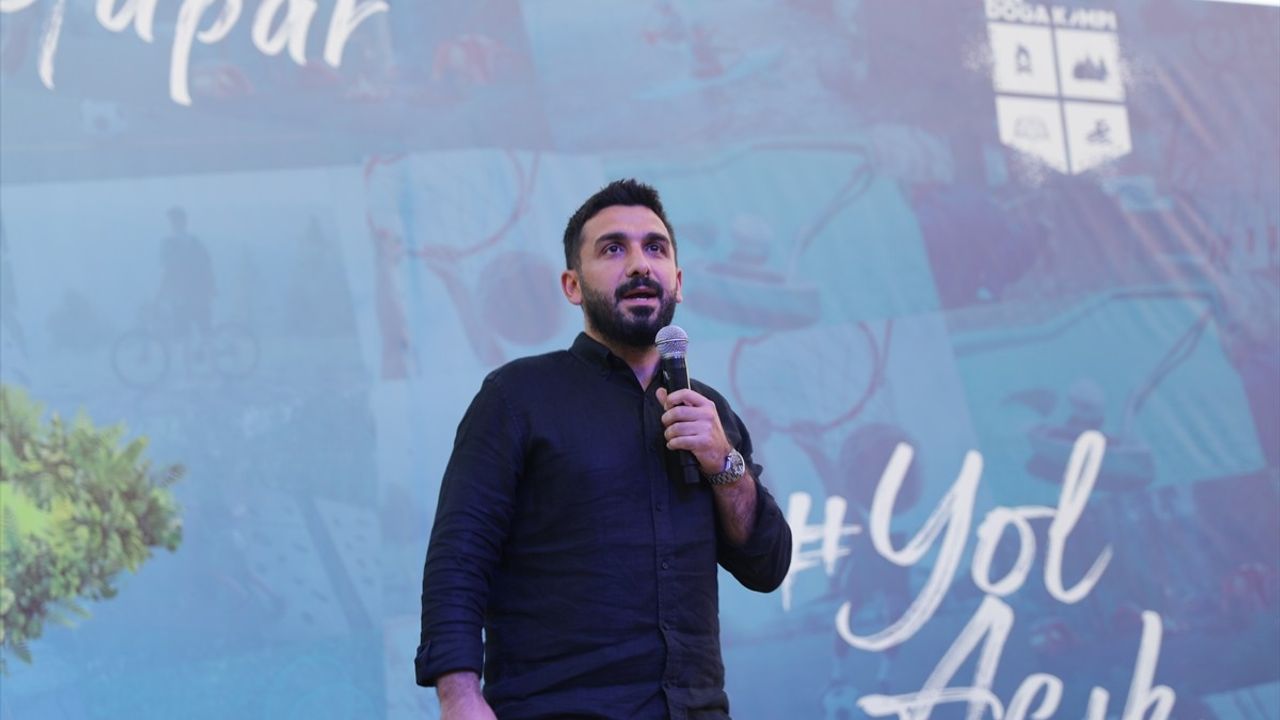 Ulaştırma ve Altyapı Bakanı Uraloğlu Edirne'de Gençlerle Bir Araya Geldi