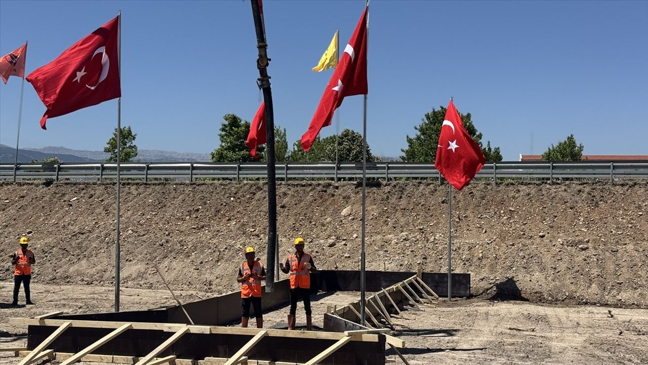 Ulaştırma ve Altyapı Bakanı Uraloğlu, Konya'da Kara Yolu Yatırımlarını Değerlendirdi