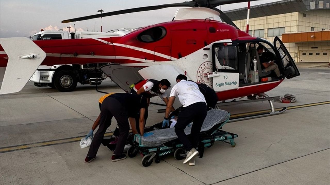Van'da Akciğer Ödemi Olan Hasta Ambulans Helikopterle Hastaneye Sevk Edildi