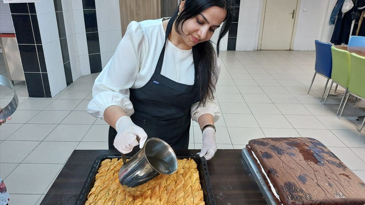 Van'da Kadınlar Meslek Edinme Kurslarıyla Ekonomik Kazanç Elde Ediyor