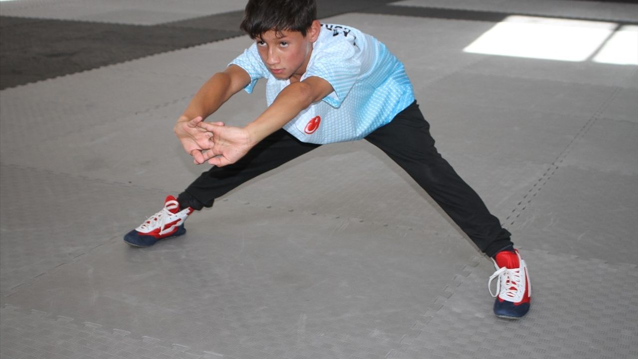 Van'da Milli Takıma Yükselen Genç Güreşçi Emrullah Yabaş, Şampiyonluk Hedefliyor