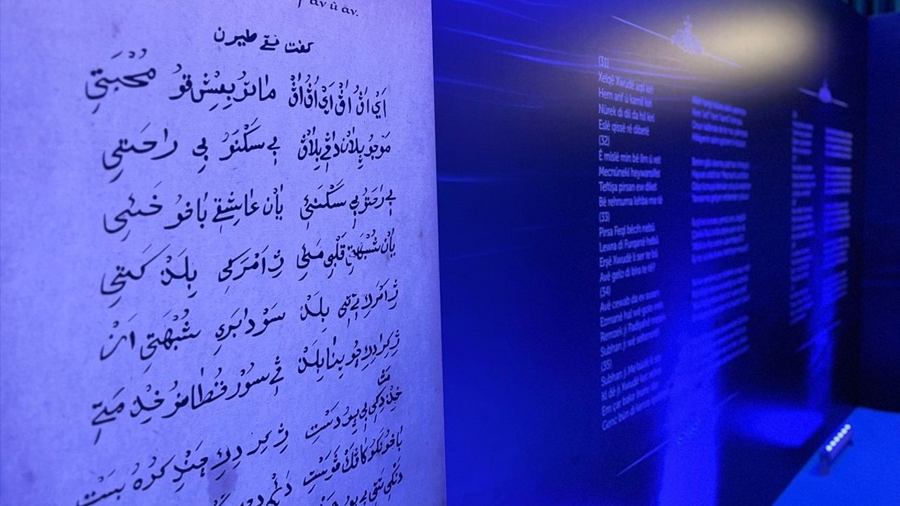 Van'da 'Suda Saklı Sözler: Van'da Edebiyatın İzleri' Sergisi Açıldı