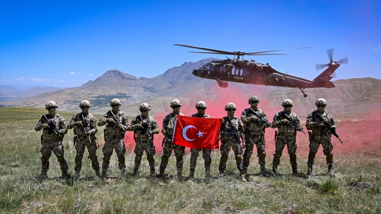 Van Özel Harekat Polisleri, Zorlu Eğitimlerle Göreve Hazırlanıyor