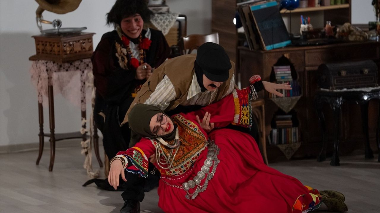 Vatan Sevgisi Tiyatro Oyunu Başkentte İzleyiciyle Buluştu