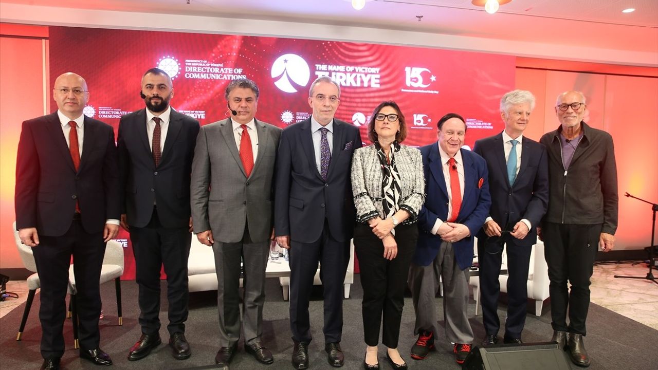 Viyana'da 'Zaferin Adı Türkiye' Paneli Gerçekleşti