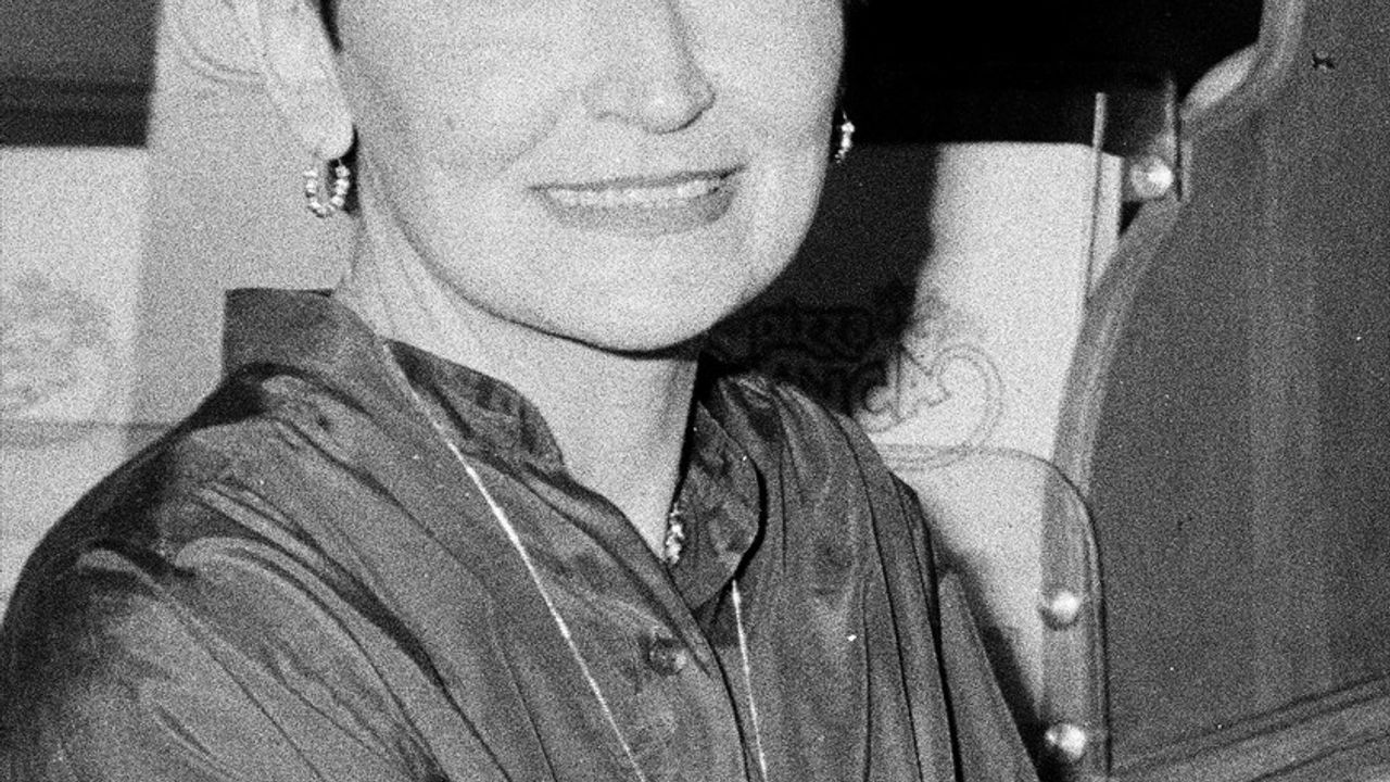 Yazar Pınar Kür Hayatını Kaybetti