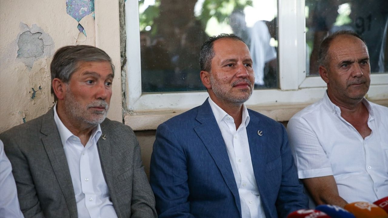 Yeniden Refah Partisi Genel Başkanı Erbakan, Bursa'daki Orman Yangınını İnceledi