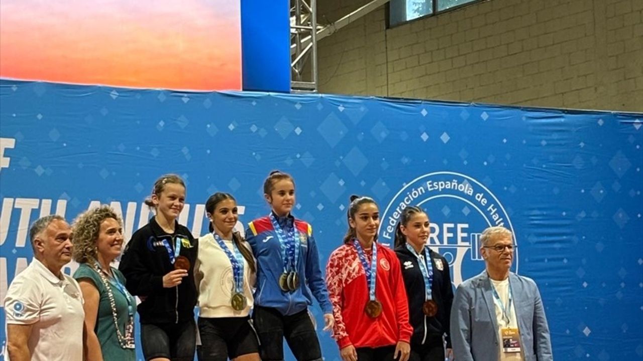 Yıldızlar ve 15 Yaş Altı Avrupa Halter Şampiyonası'nda Başarılar Artıyor