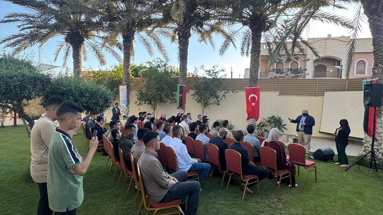 Yunus Emre Enstitüsü Trablus'ta Türkçe Bilen Libyalılar için Etkinlik Düzenledi