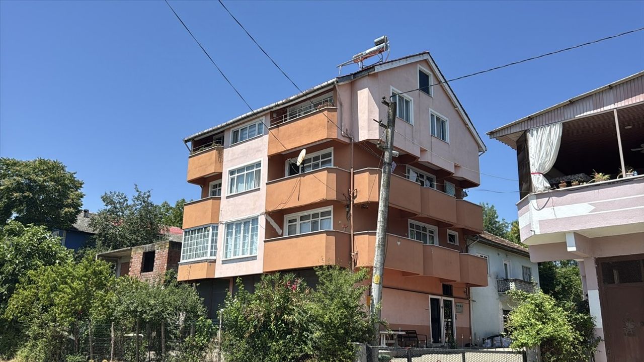 Zonguldak'ta Eşi Tarafından Bıçaklanan Kadın Hayatını Kaybetti