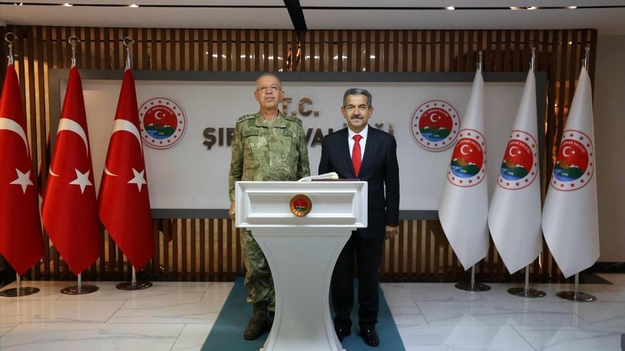 2. Ordu Komutanı Korgeneral Zorlu Topaloğlu, Şırnak Valisi Birol Ekici'yi Ziyaret Etti