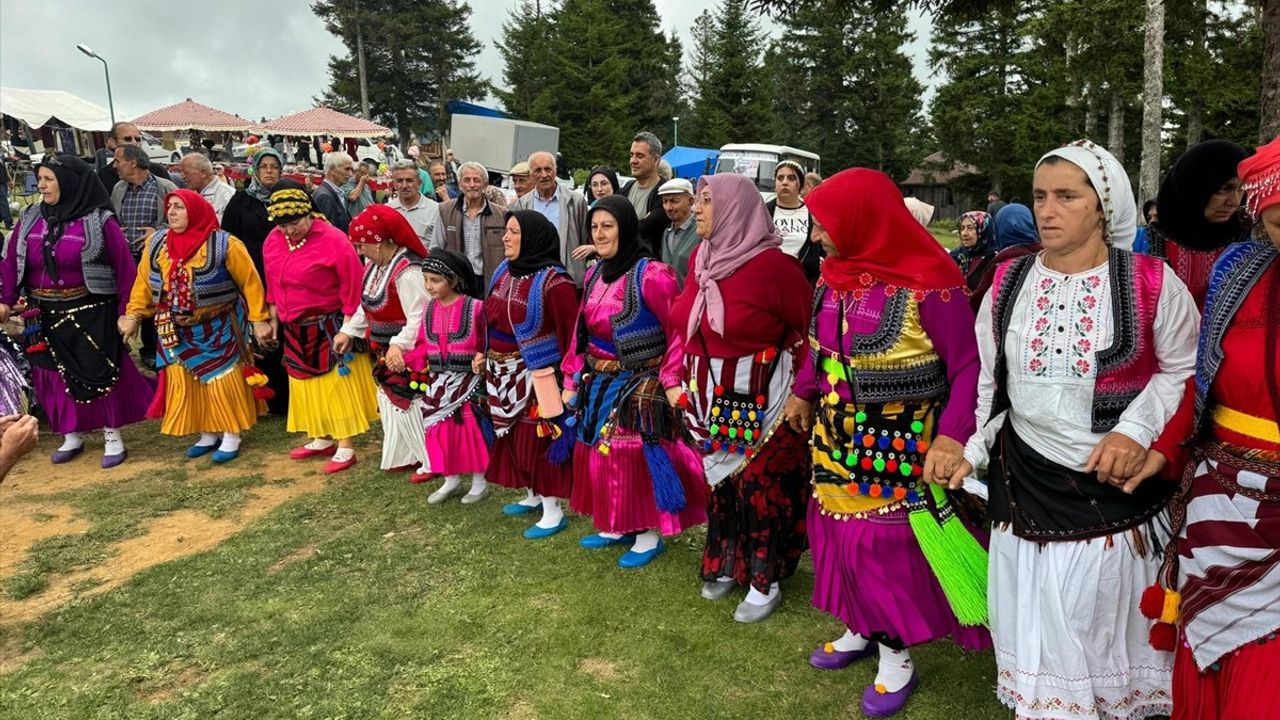 27. Kayabaşı Karaabdal Halk Şenliği Trabzon'da Gerçekleştirildi