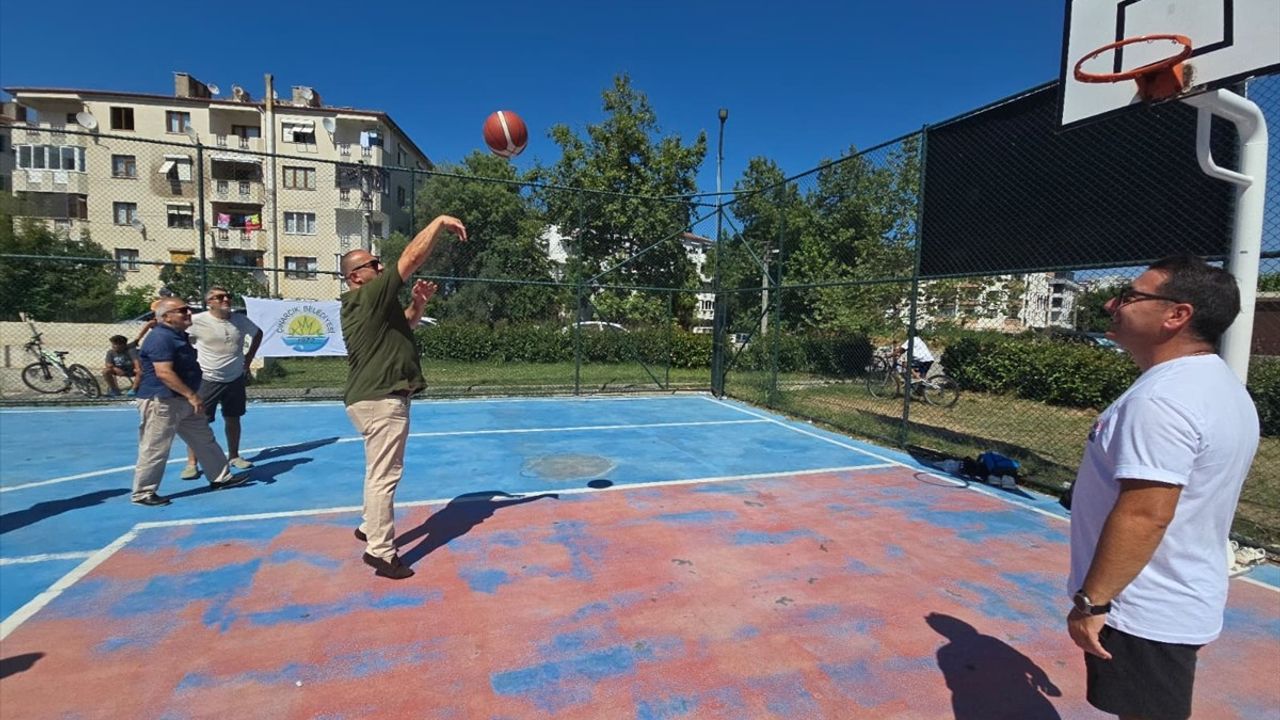 3x3 Sokak Basketbol Turnuvası Çınarcık'ta Yoğun İlgiyle Çocukların ve Gençlerin Önerisiyle Düzenlendi
