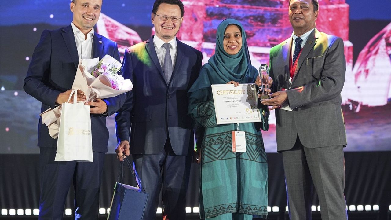 4. Kazan Küresel Gençlik Zirvesi'nde 'Küresel Genç Liderler Ödülleri' takdim edildi