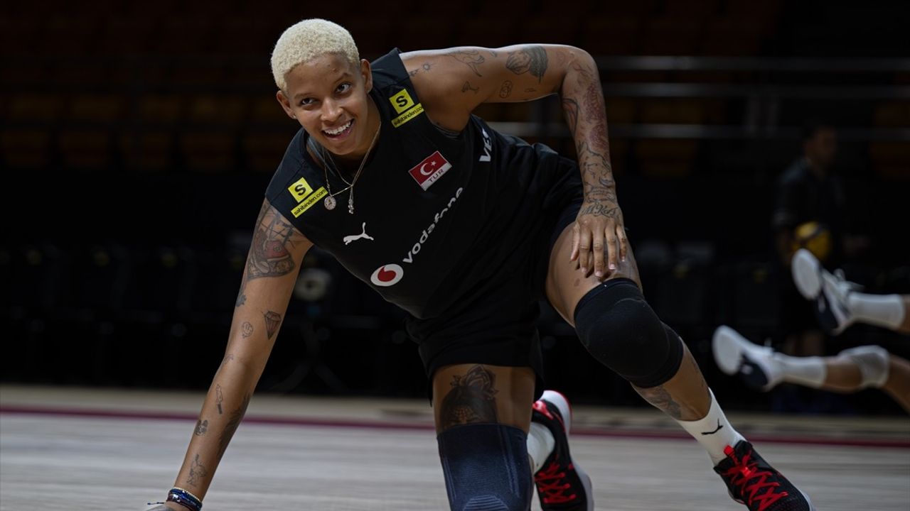 A Milli Kadın Voleybol Takımı, Dünya Şampiyonası Hazırlıklarını Tayland'da Sürdürdü