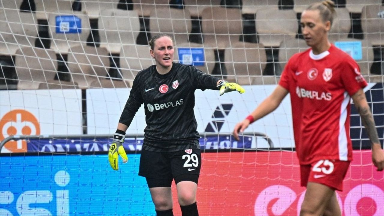 ABB FOMGET, Helsinki'yi 3-2 Yenerek UEFA Avrupa Ligi'ne Katıldı