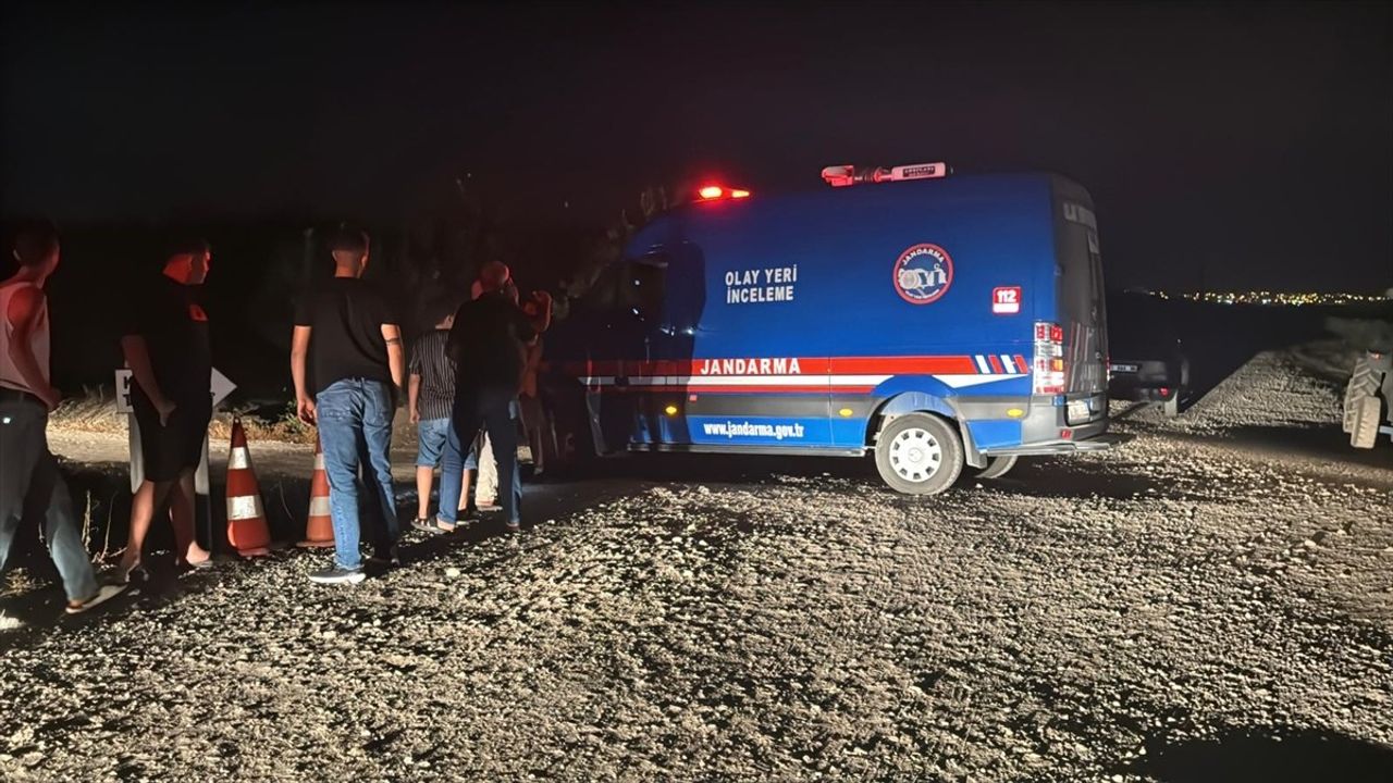 Adana'da Eğitim Uçağı Düştü: İki Kişi Yaralandı