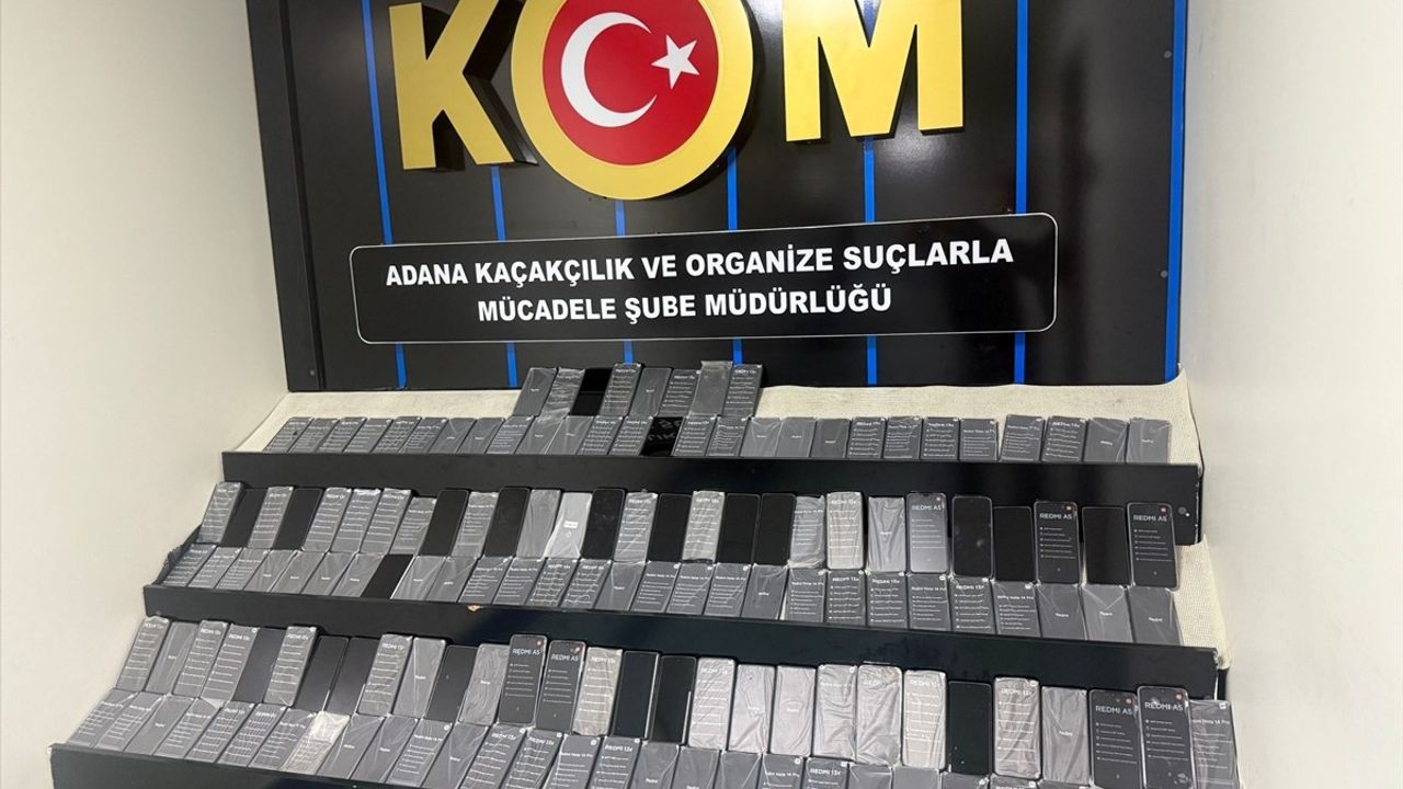 Adana'da Gümrük Kaçağı 149 Cep Telefonu Ele Geçirildi