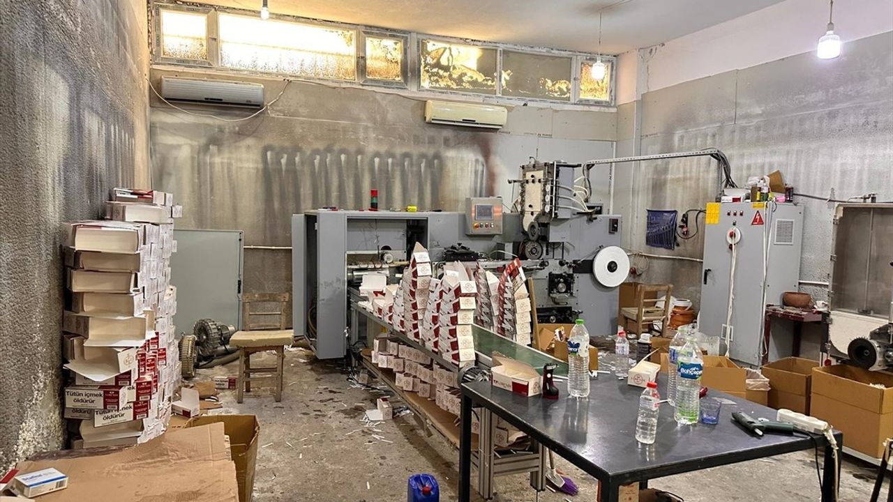 Adana'da Kaçak Makaron Operasyonu: 20,4 Milyon Makaron Ele Geçirildi, 1 Kişi Tutuklandı