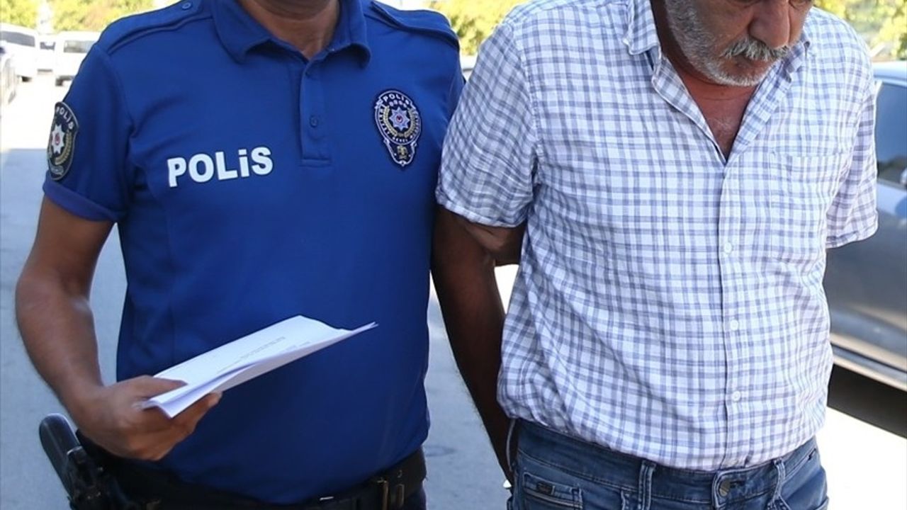 Adana'da motosiklet kazasında ölen gencin ailesi, taksi sürücüsünden ceza bekliyor