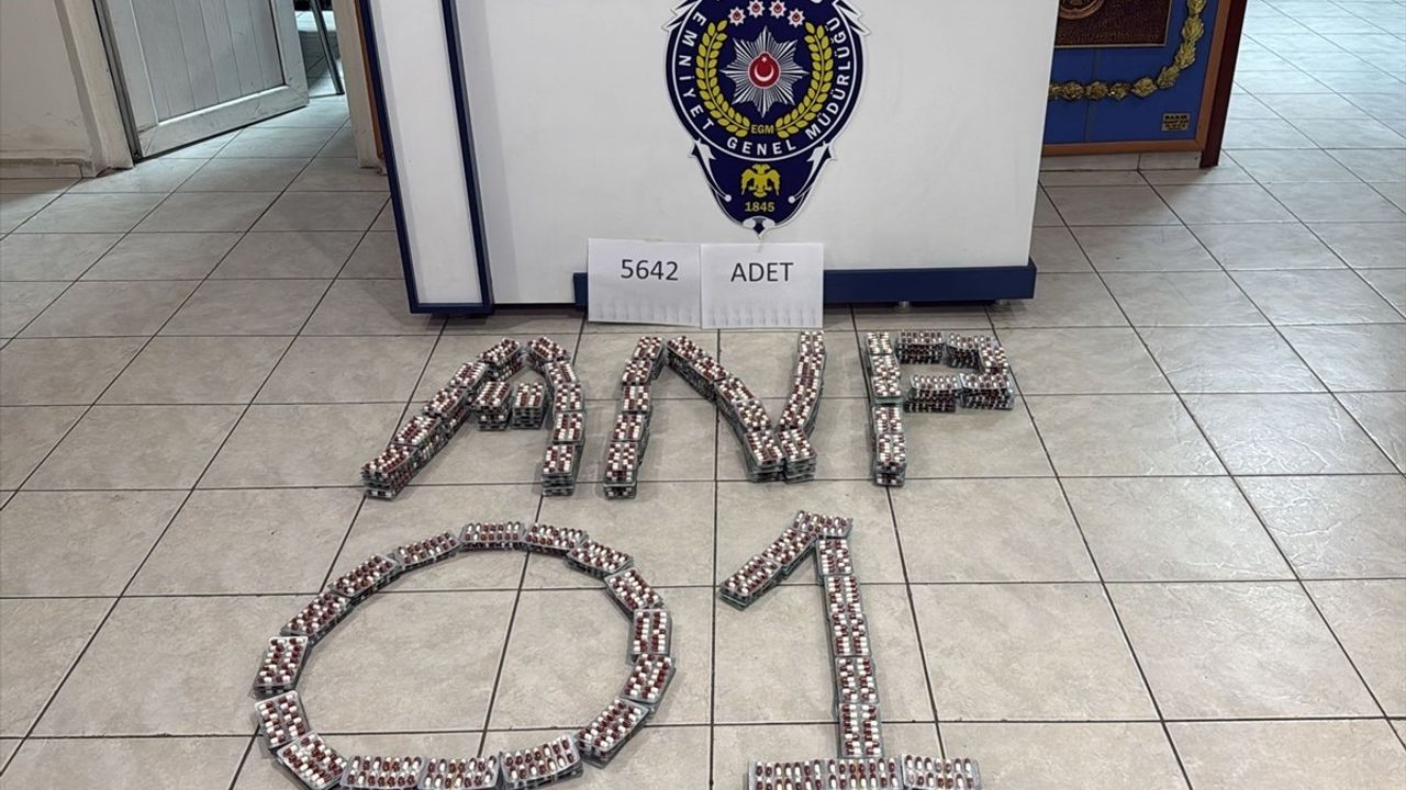 Adana'da Otobüs Yolcusunun Valizinde 5.642 Uyuşturucu Hap Ele Geçirildi