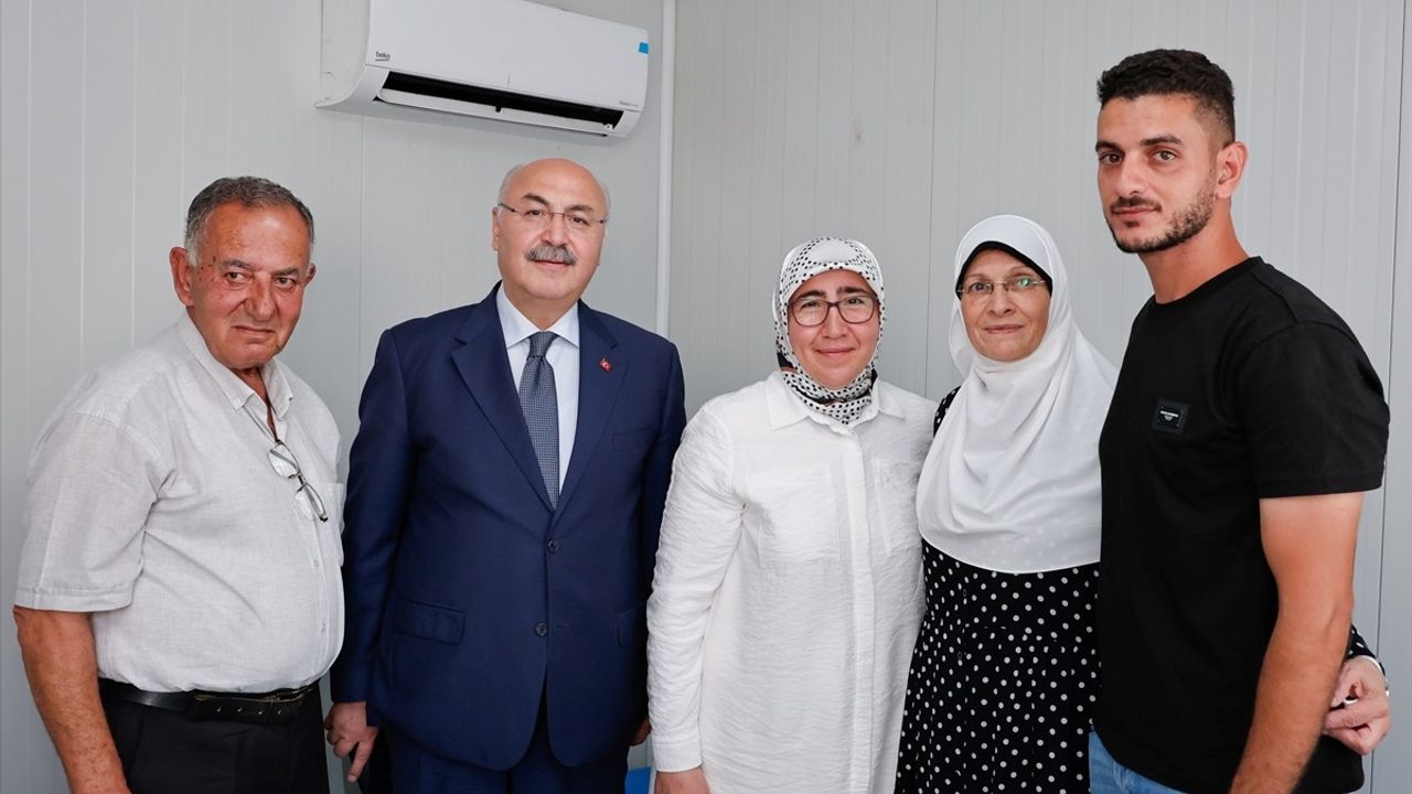 Adana Valisi Yavuz Selim Köşger, Filistinli Ailelerle Bir Araya Geldi