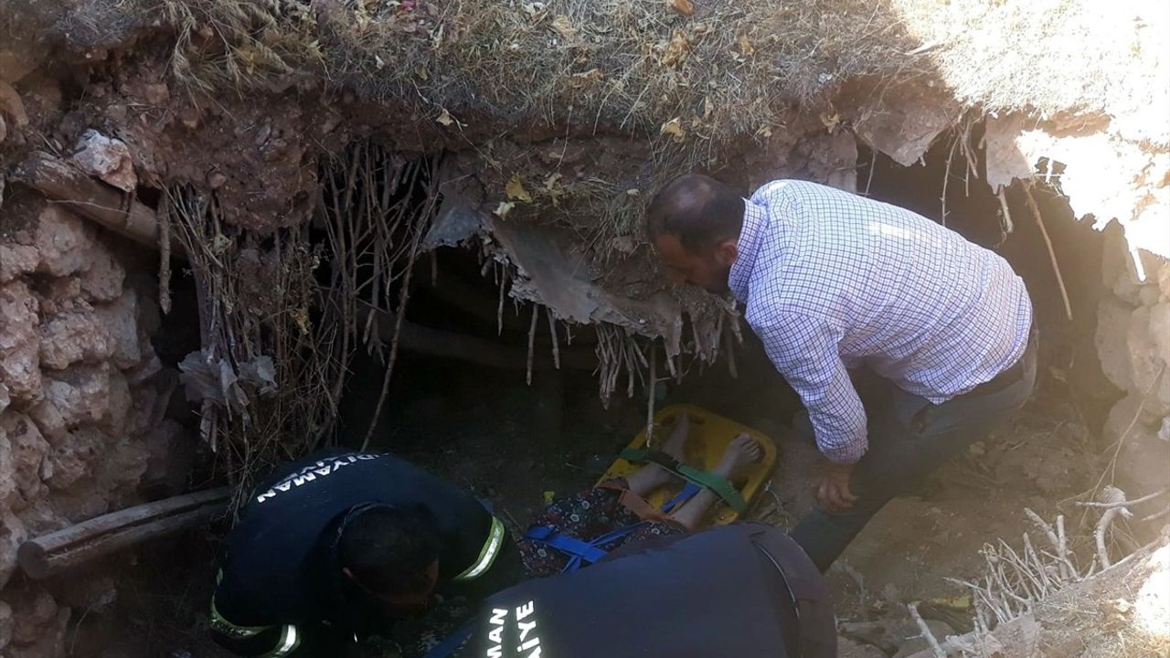 Adıyaman Çemberlitaş'ta toprak ev çöktü: 70 yaşındaki kadın göçükten kurtarıldı