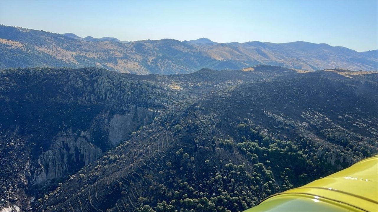 Afyonkarahisar Bolvadin'de örtü yangını kontrol altına alındı