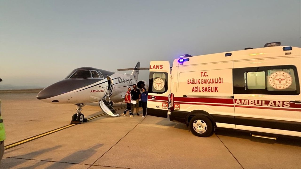 Ağrı'da Kalp Hastası Bebek Ambulans Uçakla Ankara'ya Nakledildi