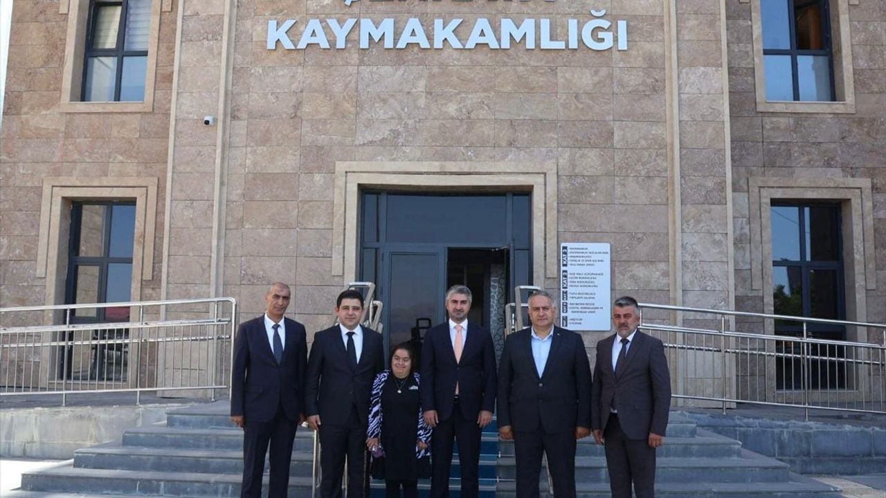 Aile ve Sosyal Hizmetler Bakan Yardımcısı Zafer Tarıkdaroğlu Erzurum'da incelemelerde bulundu