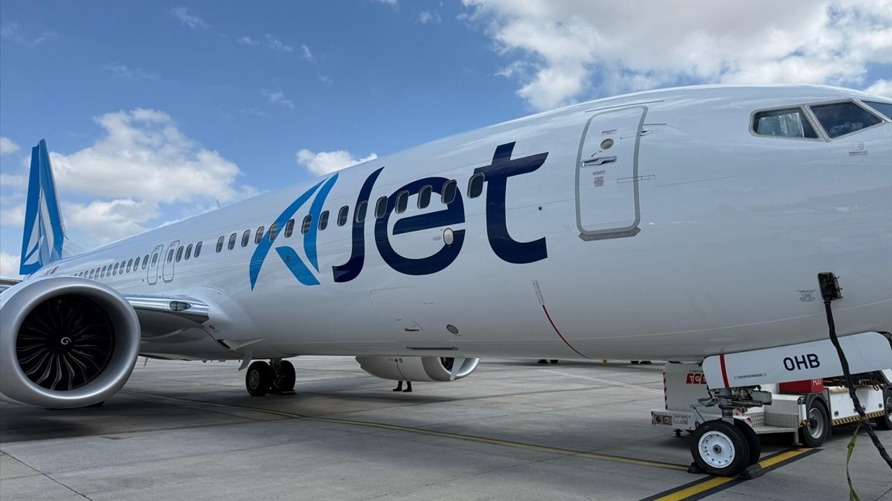 AJet'in İkinci Boeing 737-8 MAX'i TC-OHB Sabiha Gökçen Havalimanı'na İndi