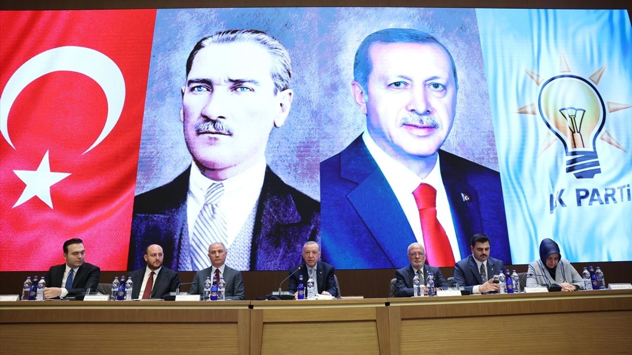 AK Parti MKYK Toplantısı Cumhurbaşkanı Erdoğan Başkanlığında Başladı