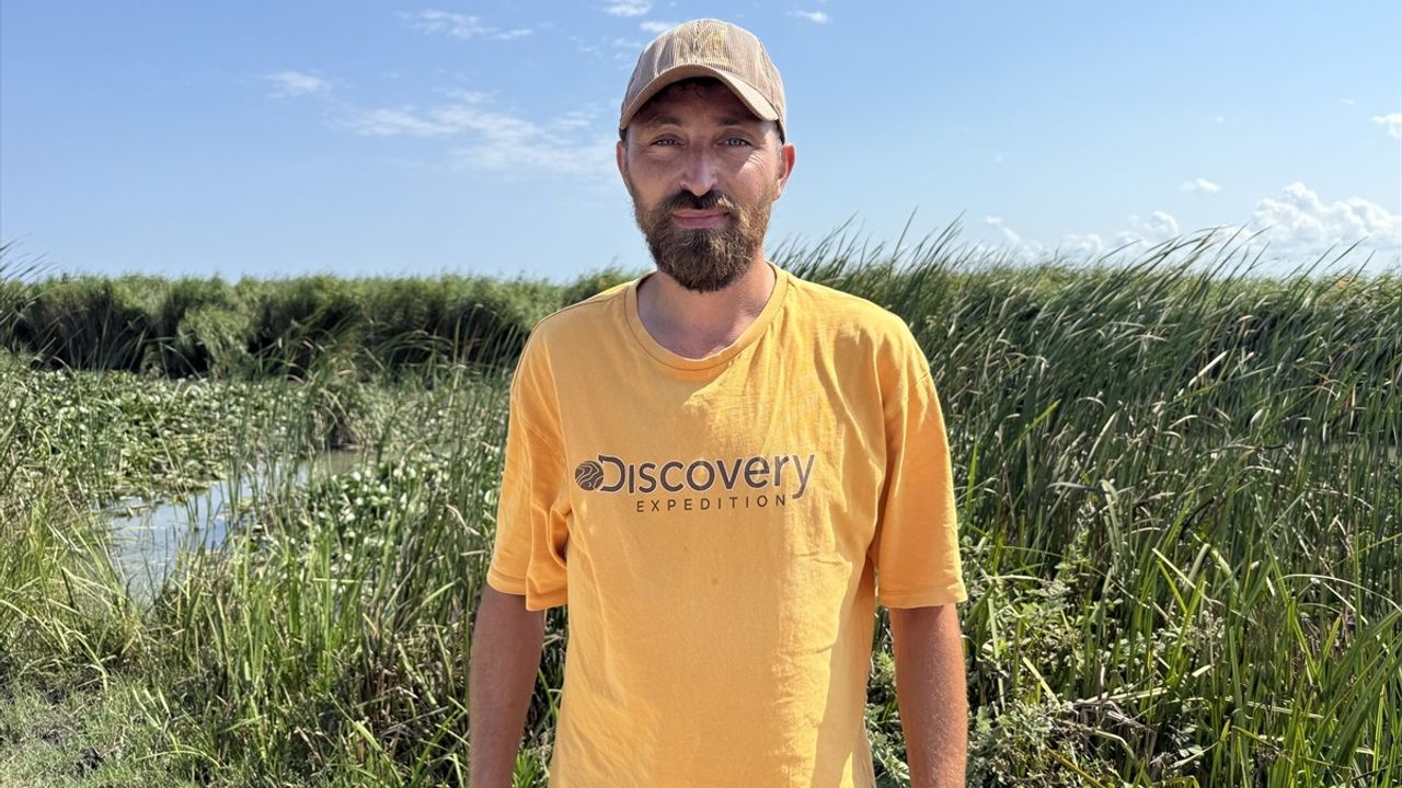 Alaçam'da nilüferler arasında kano: Volkan Karaman ilçesinin turizm potansiyelini vurguluyor