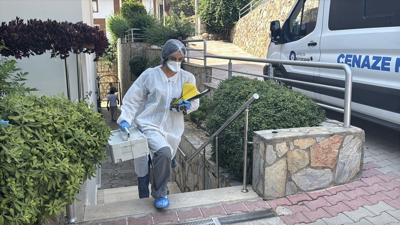 Alanya'da 71 yaşındaki Belçika uyruklu yerleşik yabancı evinde ölü bulundu