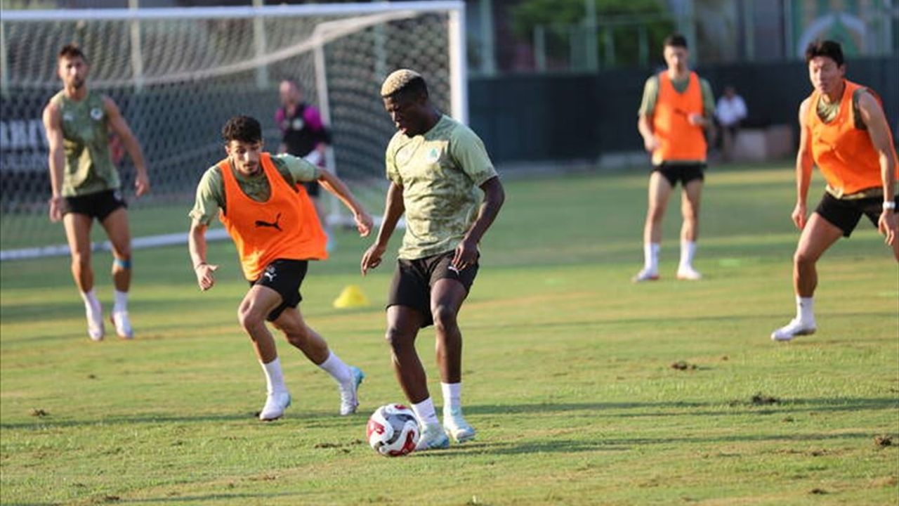 Alanyaspor, 16 Ağustos'taki Çaykur Rizespor maçının hazırlıklarına başladı