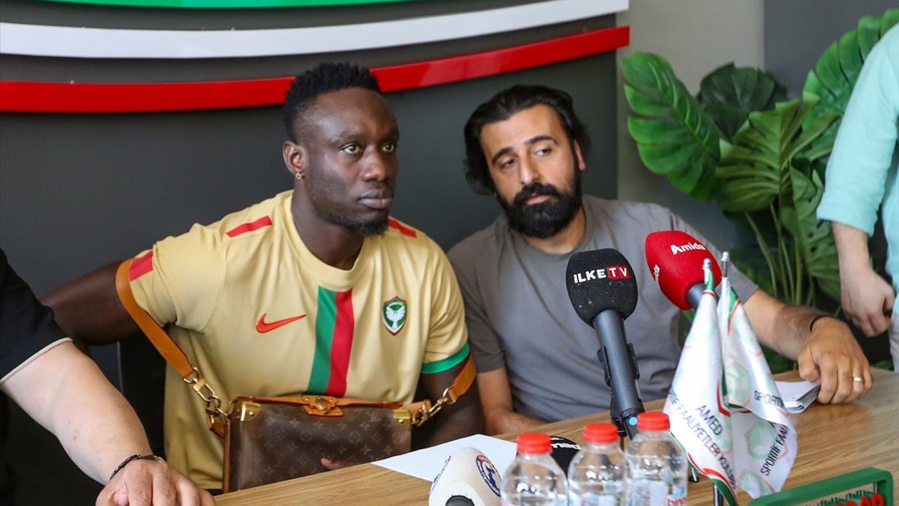 Amed Sportif Faaliyetler Mbaye Diagne ile 2 yıllık sözleşme imzaladı