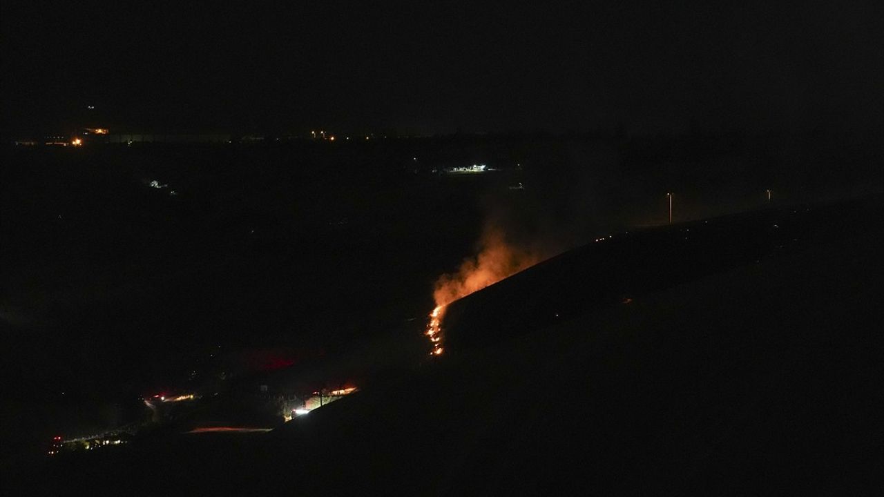 Ankara'da Eymir Gölü yakınındaki otluk alanda çıkan yangın kontrol altına alındı