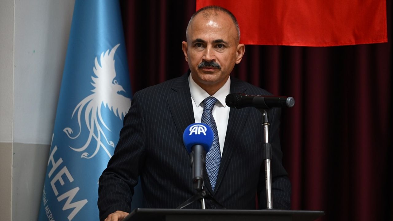 Ankara'da Filistinli öğrencilerin Çankaya Halk Eğitimi Merkezi Yaz Okulu Kapanış Programı