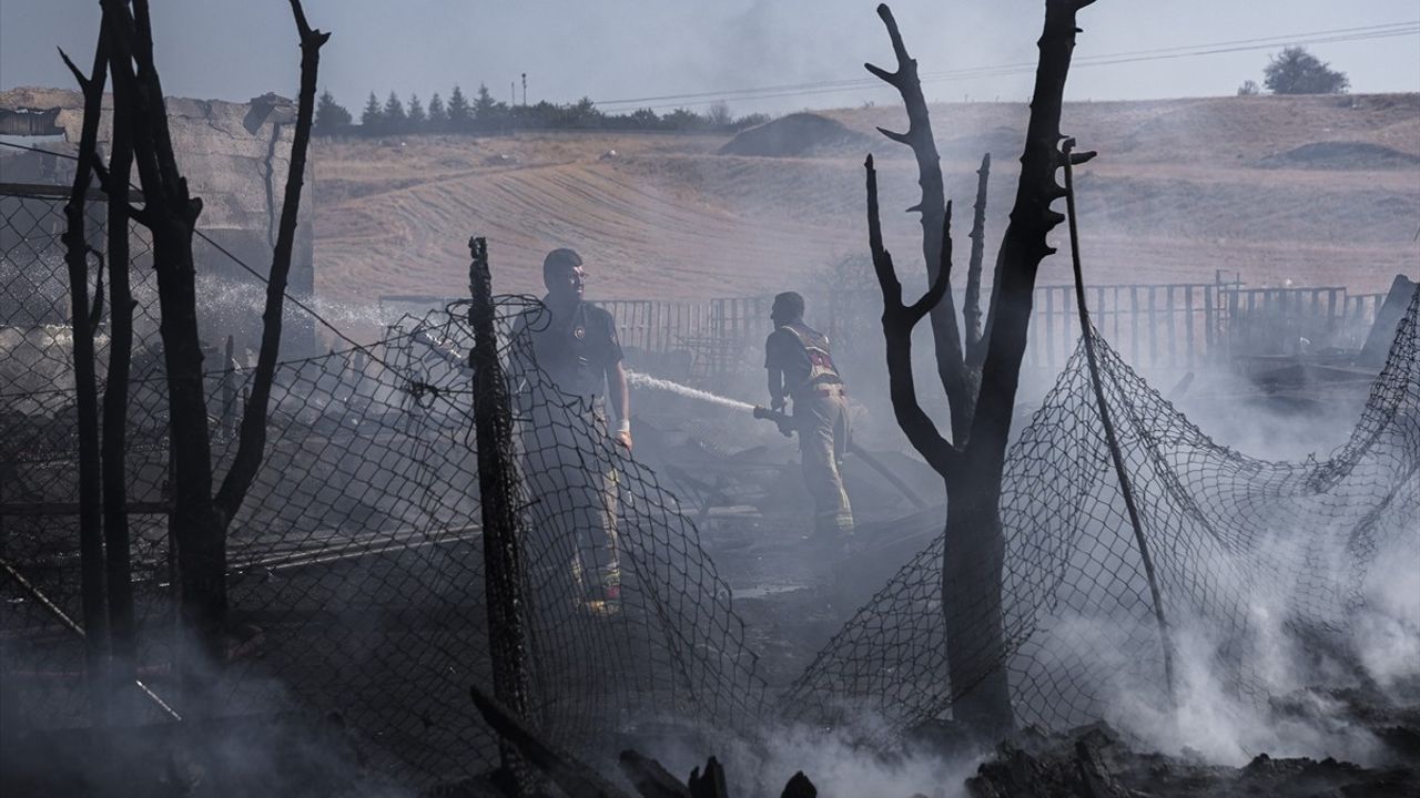 Ankara Hurdacılar Sanayi Sitesi'ndeki Yangın Kontrol Altına Alındı
