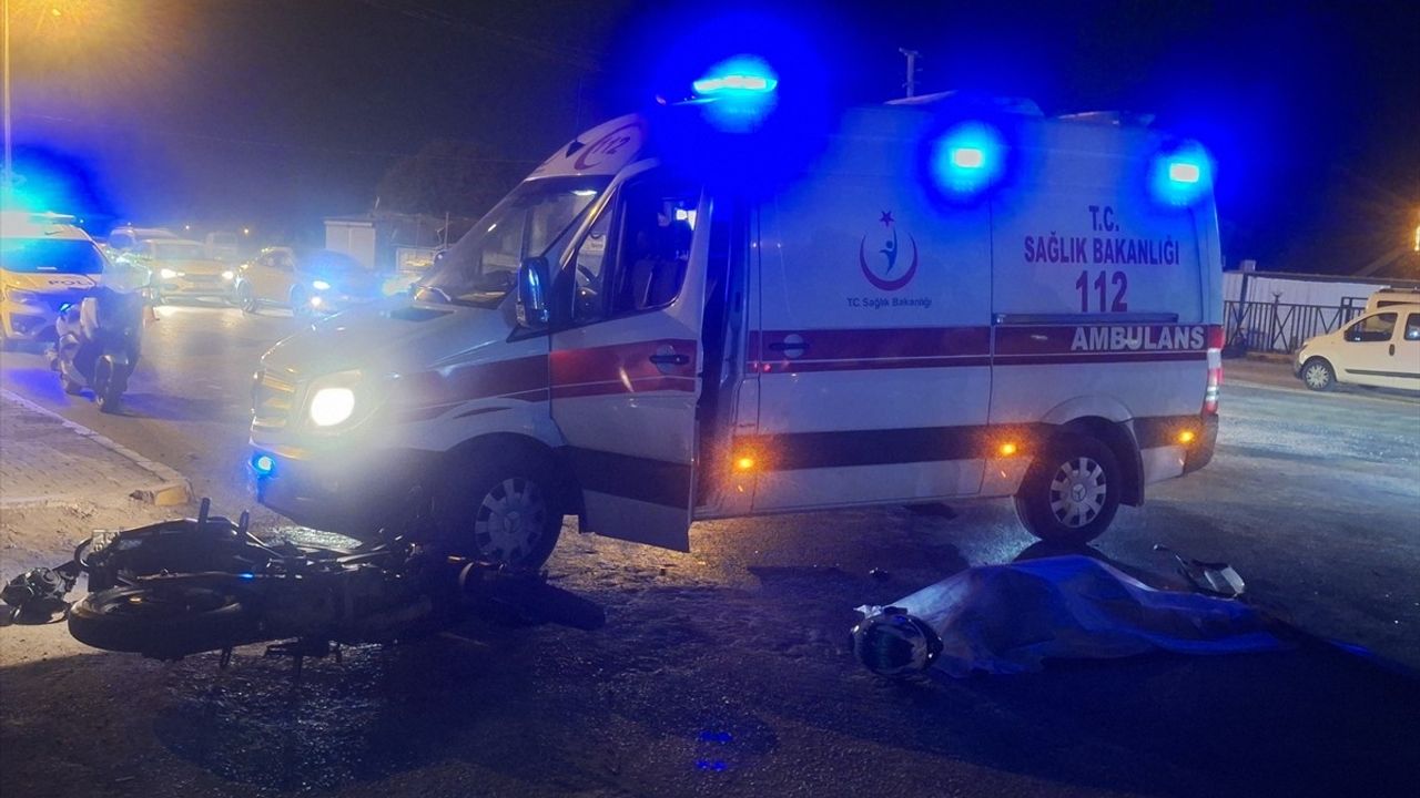 Antalya'da Motosiklet Kazası: 19 Yaşındaki Sürücü Hayatını Kaybetti