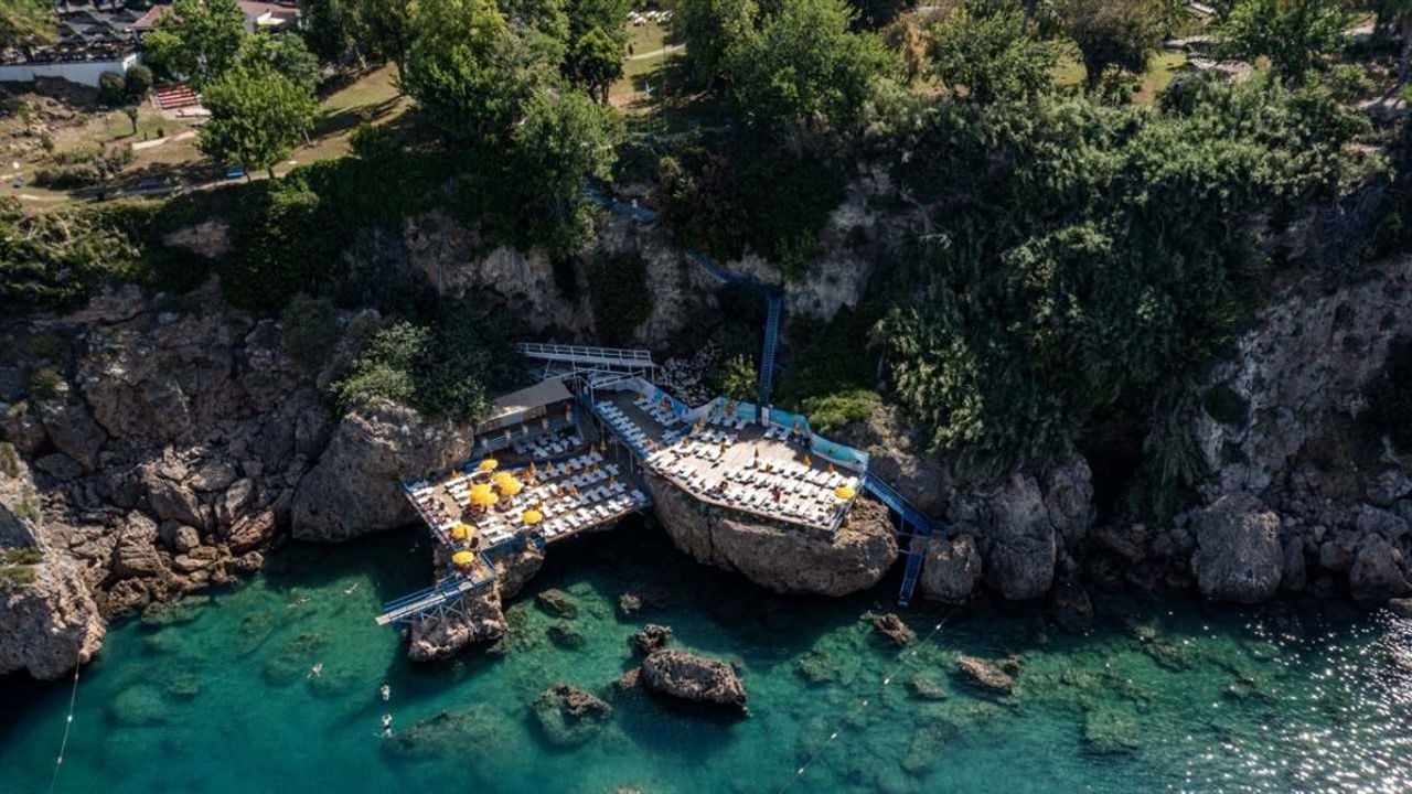 Antalya'nın mavi bayraklı falez plajları sezon boyunca 200 binden fazla ziyaretçi ağırladı